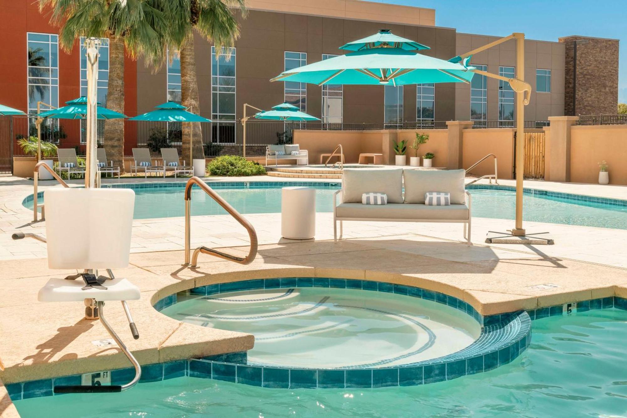 Doubletree By Hilton Phoenix-Gilbert Exteriör bild